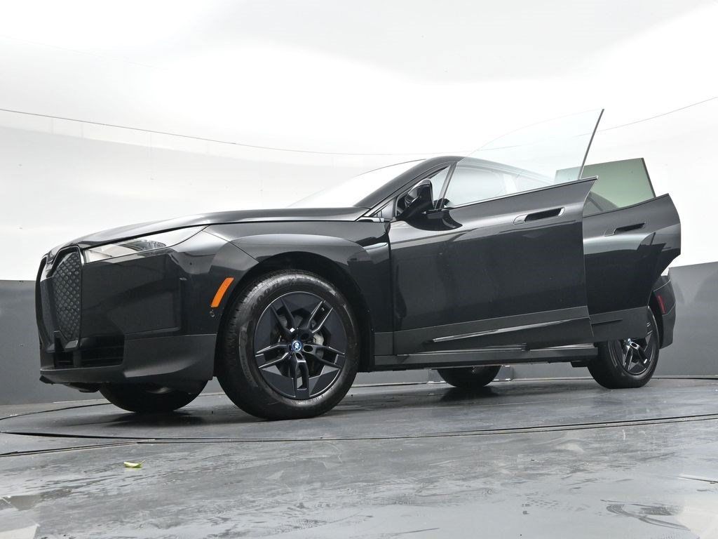 Used 2024 BMW iX xDrive50 w/ Convenience Package AWD/4WD image 42