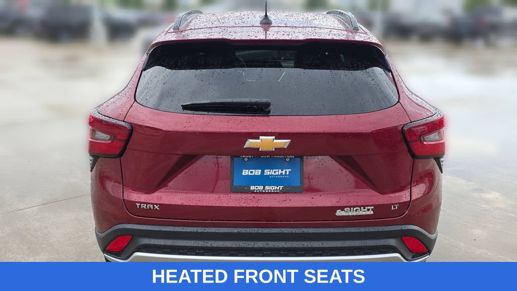Used 2025 Chevrolet Trax LT w/ LT Convenience Package FWD image 4