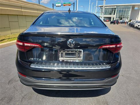 Used 2022 Volkswagen Jetta S image 3