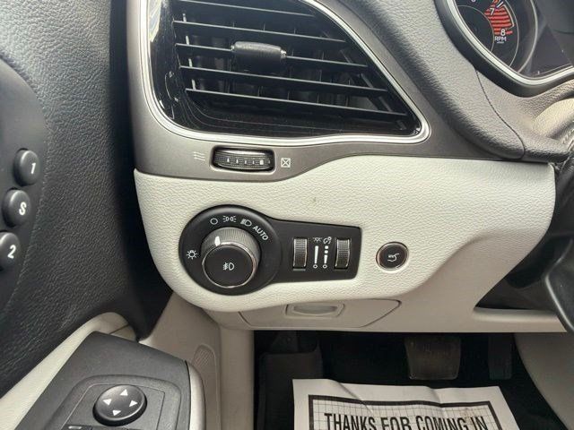 Used 2022 Jeep Cherokee Limited AWD/4WD image 30