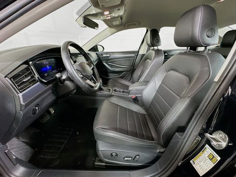 Used 2024 Volkswagen Jetta SE image 13