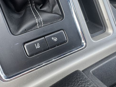 Used 2018 Ford F150 Lariat w/ Equipment Group 502A Luxury image 33