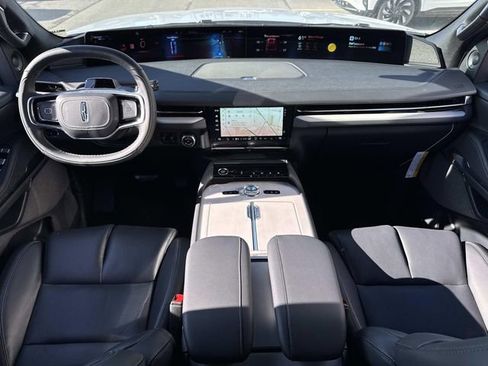 New 2025 Lincoln Navigator L Reserve w/ Jet Appearance Package AWD/4WD image 19