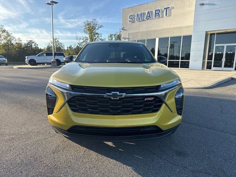 Used 2025 Chevrolet Trax RS image 8