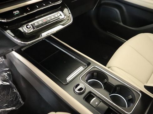 New 2025 Lincoln Corsair Grand Touring image 9