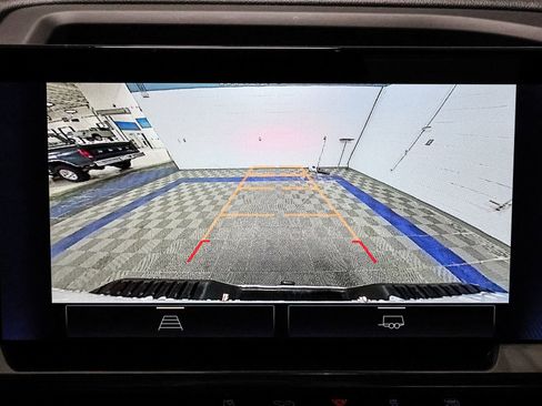 Used 2024 Chevrolet Silverado 3500 LT w/ Convenience Package image 39