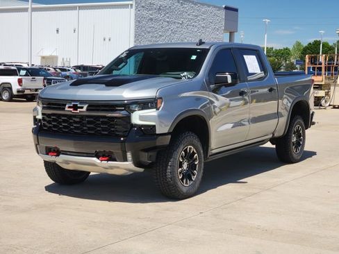 Used 2024 Chevrolet Silverado 1500 ZR2 w/ Technology Package image 3