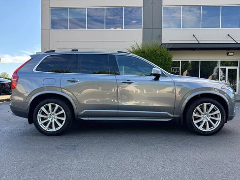 Used 2017 Volvo XC90 T6 Momentum w/ Vision Package AWD/4WD image 12