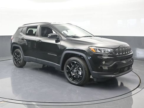 New 2026 Jeep Compass Latitude image 8