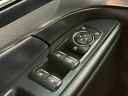 Used 2018 Ford Explorer XLT w/ Equipment Group 202A AWD/4WD image 43