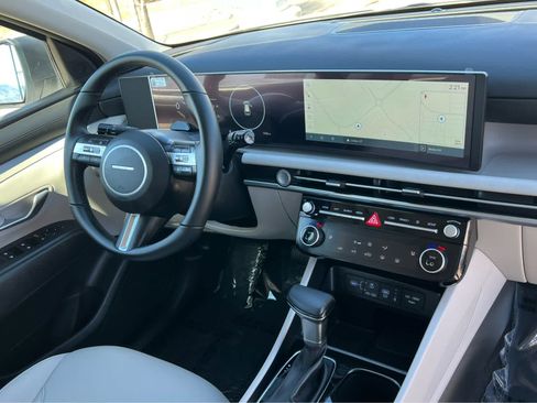 Certified 2025 Hyundai Tucson SEL image 20