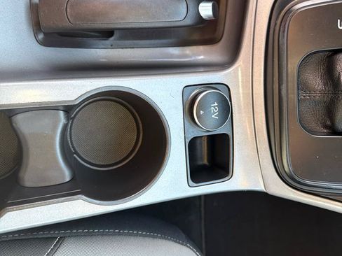 Used 2015 Ford Escape SE FWD image 25