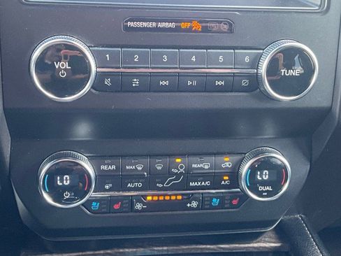 Used 2020 Ford Expedition Limited AWD/4WD image 25