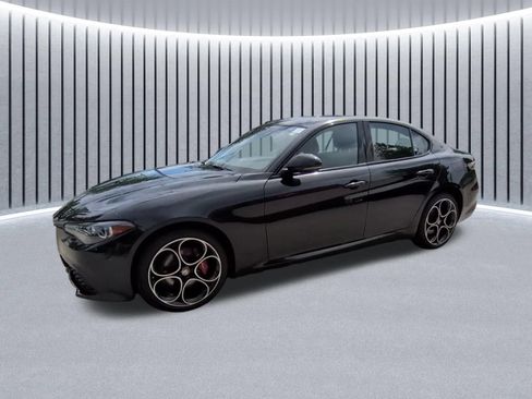 Used 2024 Alfa Romeo Giulia Veloce AWD/4WD image 6