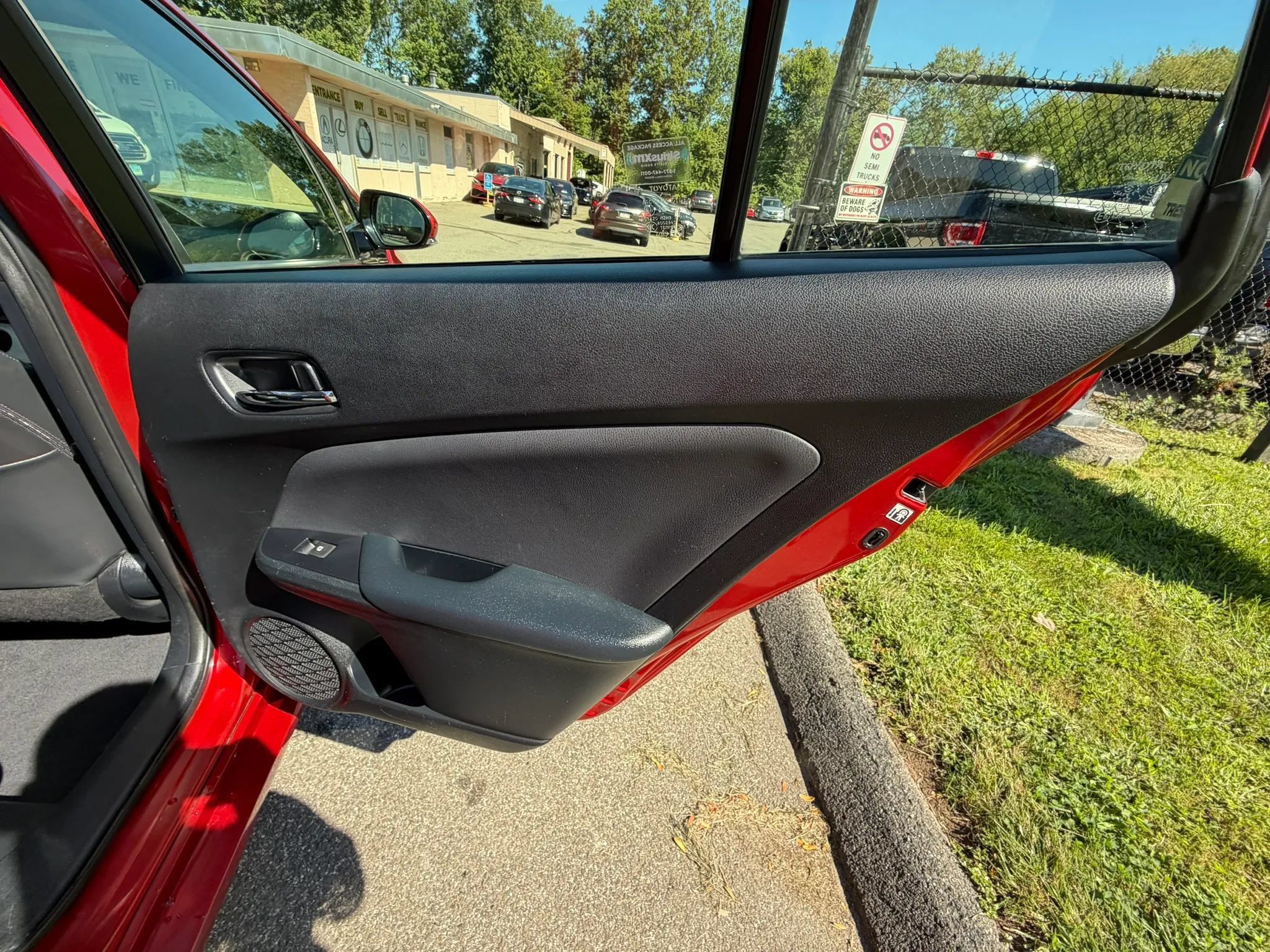 Used 2016 Toyota Prius Three Touring FWD image 17