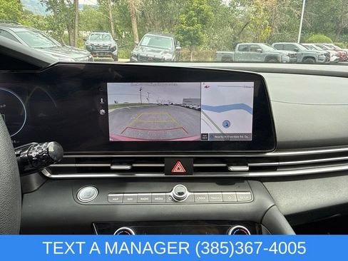 Used 2024 Hyundai Elantra SEL FWD image 25