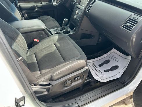 Used 2016 Ford Flex SEL image 12
