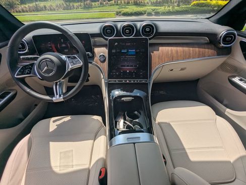Certified 2026 Mercedes-Benz GLC 300 image 2