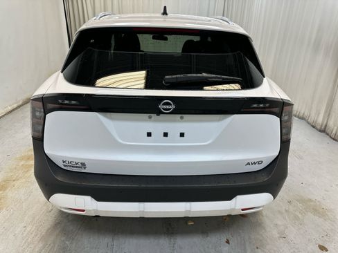 New 2026 Nissan Kicks SV w/ Cold Weather Package AWD/4WD image 7