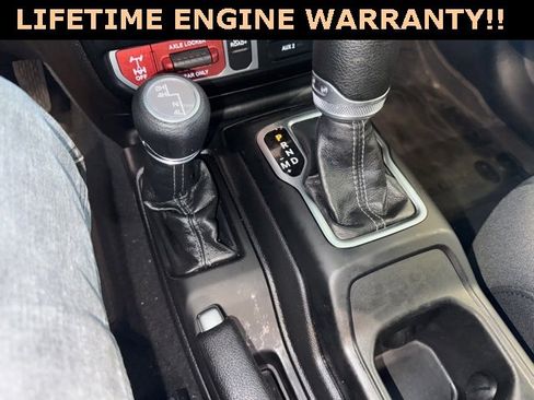 Used 2024 Jeep Gladiator Willys image 27