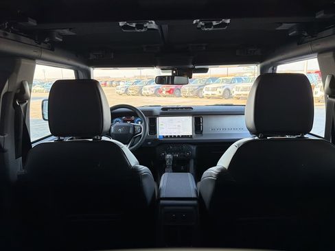 New 2025 Ford Bronco Outer Banks w/ Sasquatch Package AWD/4WD image 24