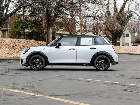 New 2026 MINI Cooper S image 2