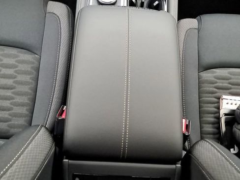 New 2025 Nissan Pathfinder SV w/ SV Premium Package image 27