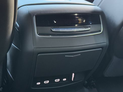 Certified 2024 Cadillac Escalade ESV Premium Luxury Platinum image 89