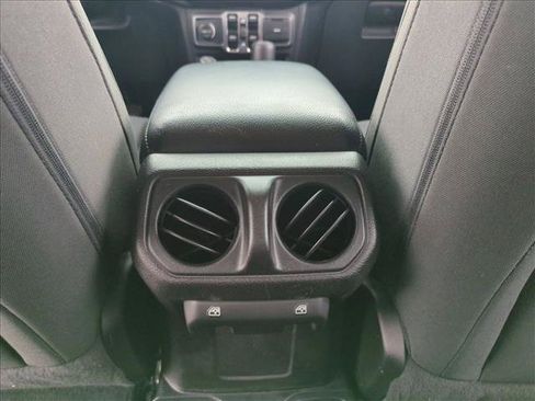 Used 2021 Jeep Gladiator Sport AWD/4WD image 16