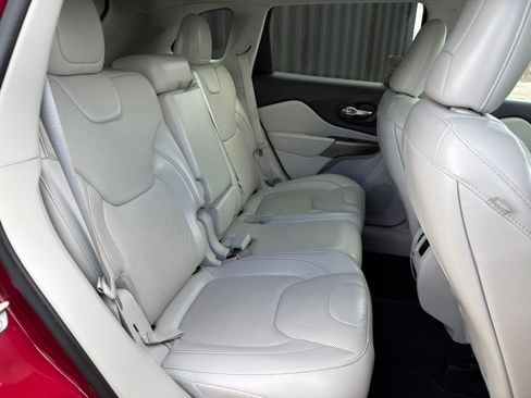 Used 2020 Jeep Cherokee Limited w/ Technology Group image 34