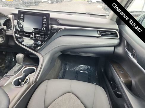 Used 2022 Toyota Camry LE image 20