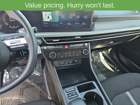 Used 2025 Hyundai Sonata SEL FWD image 21