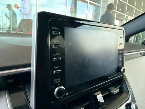 Used 2020 Toyota Corolla SE w/ SE Premium Package FWD image 8