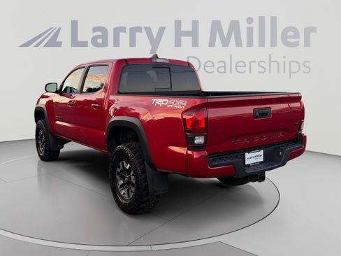 Used 2018 Toyota Tacoma TRD Off-Road w/ Technology Package AWD/4WD image 3
