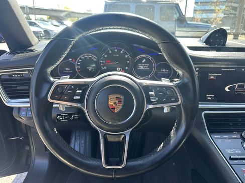 Used 2018 Porsche Panamera 4 image 14