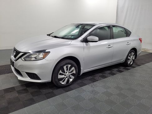Used 2017 Nissan Sentra S FWD image 2