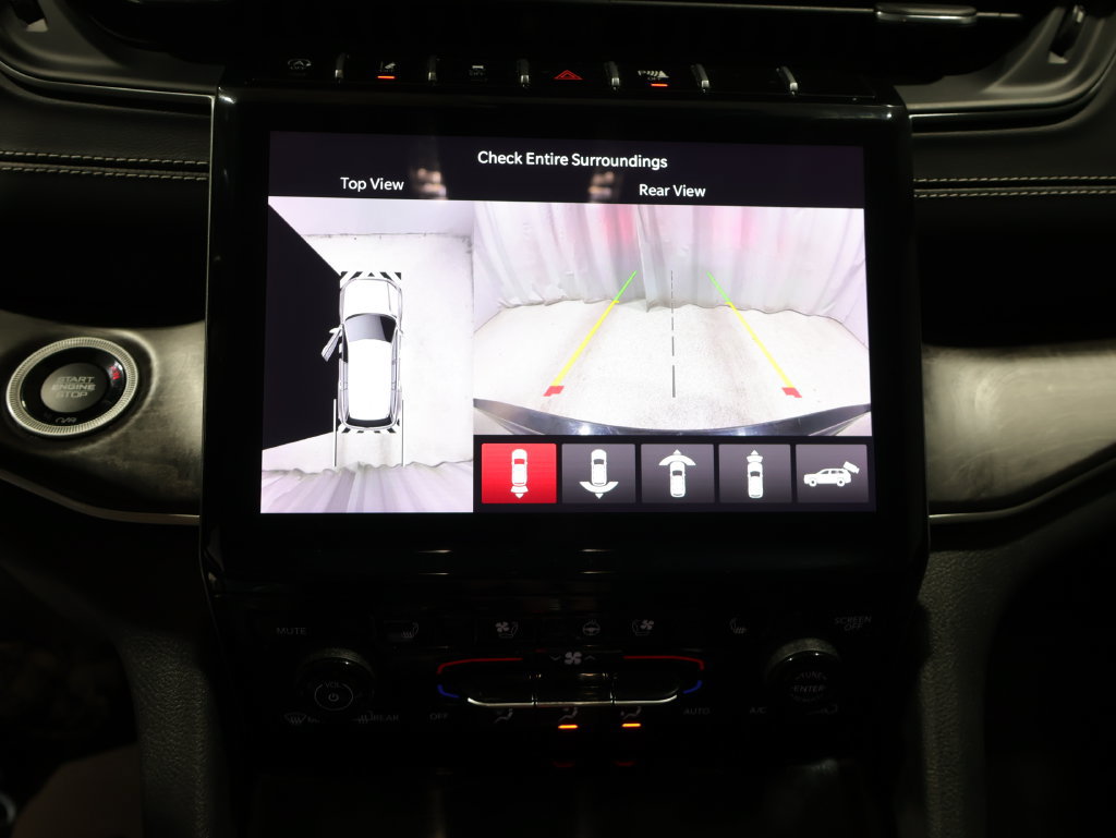 Certified 2023 Jeep Grand Cherokee Limited w/ Luxury Tech Group II AWD/4WD image 23