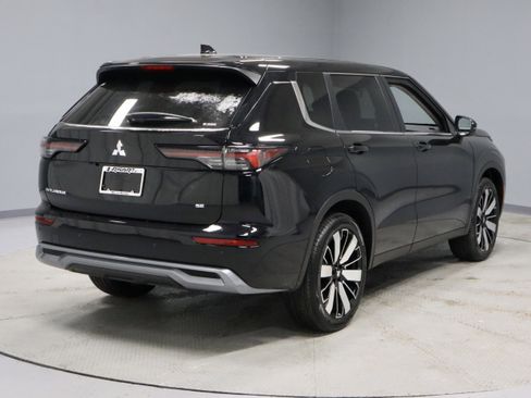 New 2026 Mitsubishi Outlander SE image 7