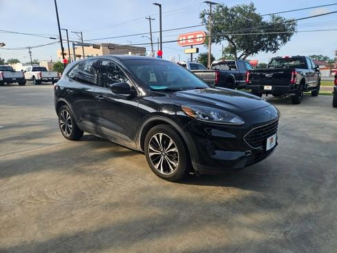 Used 2022 Ford Escape SE w/ SE Sport Appearance Package FWD image 4