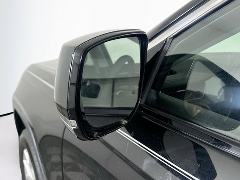 Used 2023 Jeep Grand Cherokee L Limited image 16