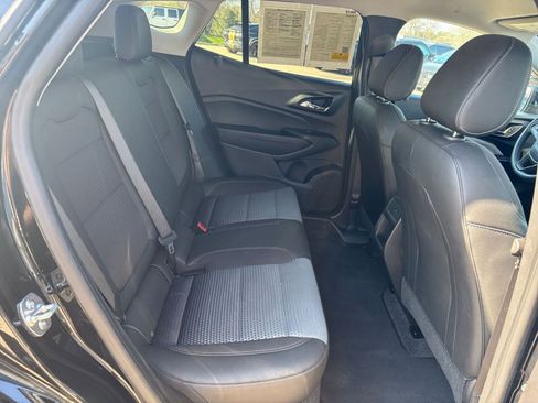 Used 2025 Chevrolet Trax LT image 24