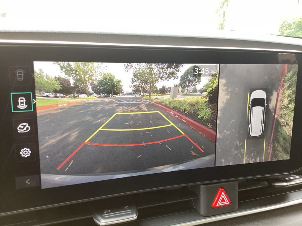Used 2025 Kia Carnival SX FWD image 15