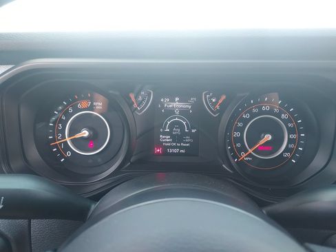 Used 2025 Jeep Wrangler Unlimited Sport AWD/4WD image 8
