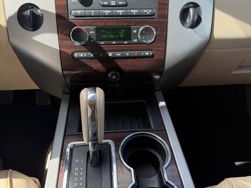Used 2014 Ford Expedition EL XLT w/ Equipment Group 202A AWD/4WD image 21