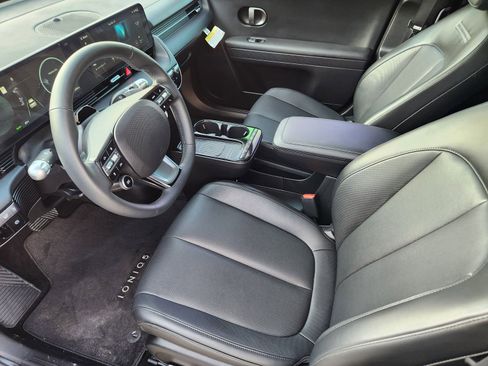 Used 2025 Hyundai Ioniq 5 SEL image 14