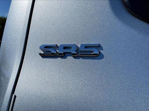 Certified 2025 Toyota Tacoma SR5 AWD/4WD image 10