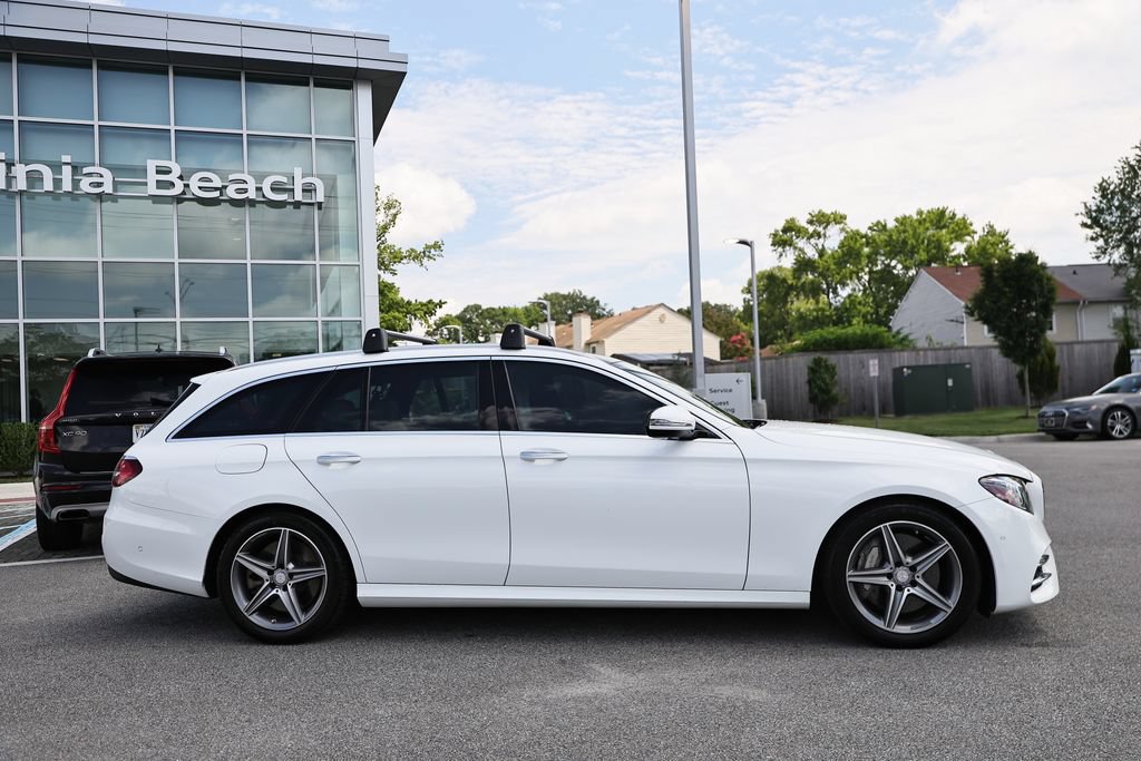 Used 2017 Mercedes-Benz E 400 4MATIC Wagon image 4