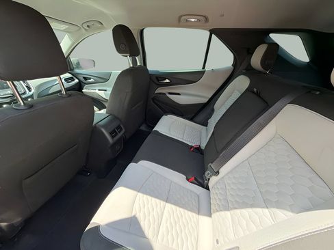 Used 2019 Chevrolet Equinox LS FWD image 13