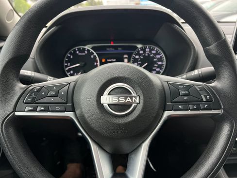 Used 2024 Nissan Sentra SV FWD image 23