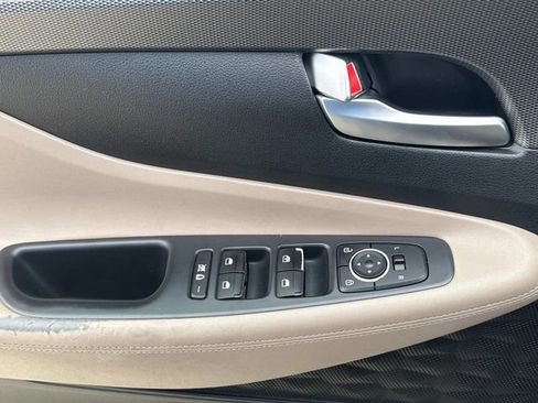 Used 2019 Hyundai Santa Fe SE FWD image 24
